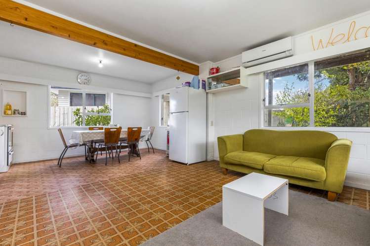 12 Finlow Drive Te Atatu South_13