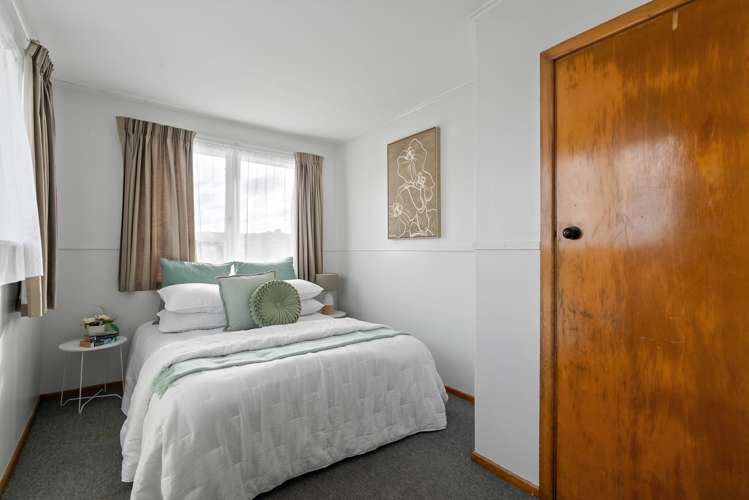 70-72 Waihemo Street Waitangirua_11