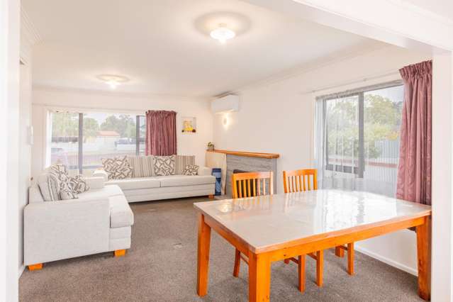 2 Howard Road Taradale_4