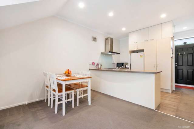 89/1 Ambrico Place New Lynn_3