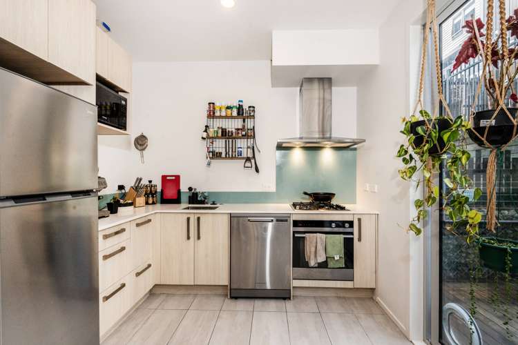 28 Ceramic Lane New Lynn_5