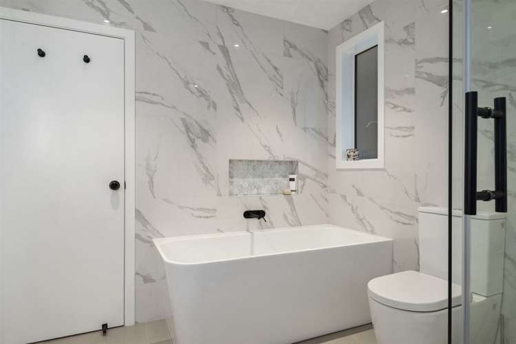 102 Park Hill Road Birkenhead_14