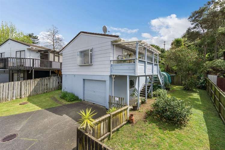 2/15A Heathglen Place Bayview_1