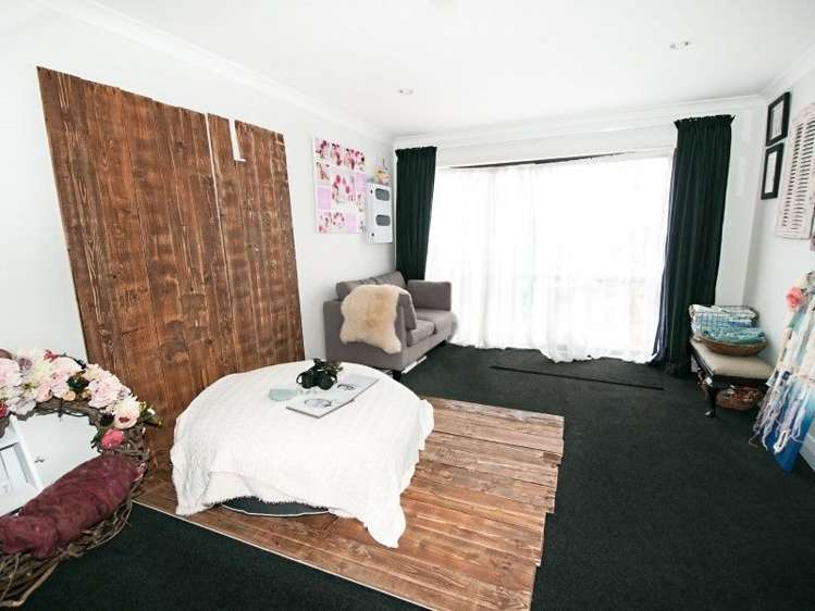 109 Bond Crescent Forrest Hill_16