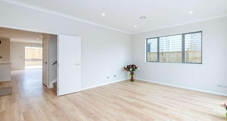 21 Eastfield Avenue Flat Bush_3