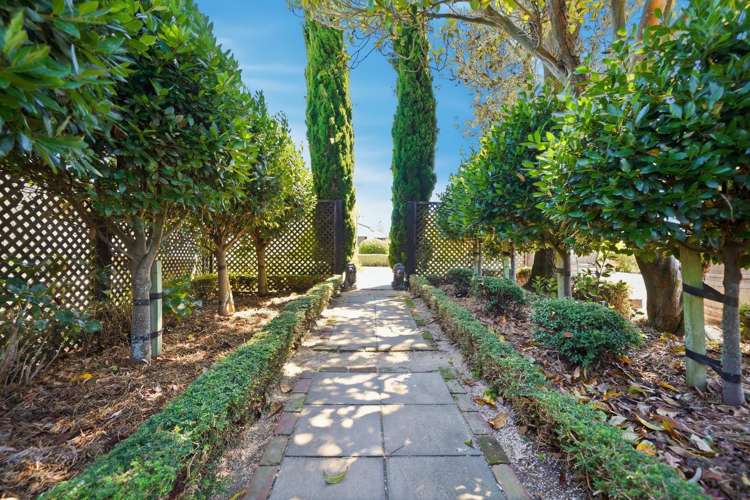 2 Church Street Amberley_32