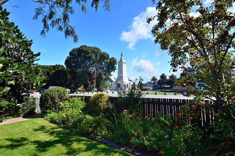 73 Esplanade Kaiti_20