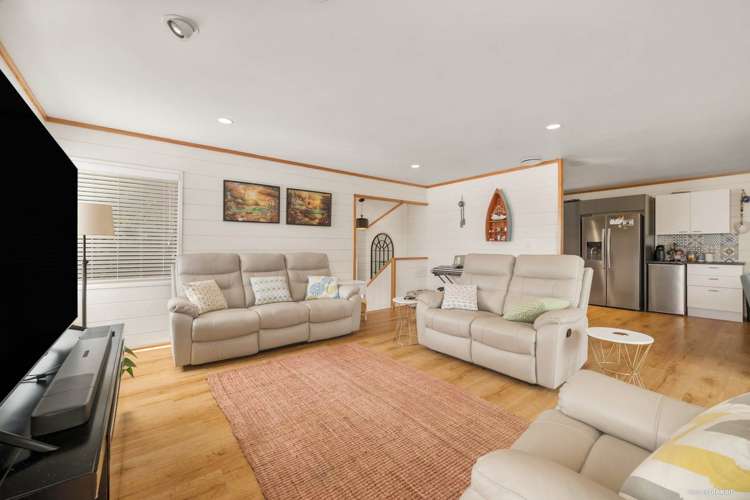 19 Alec Craig Way Gulf Harbour_2