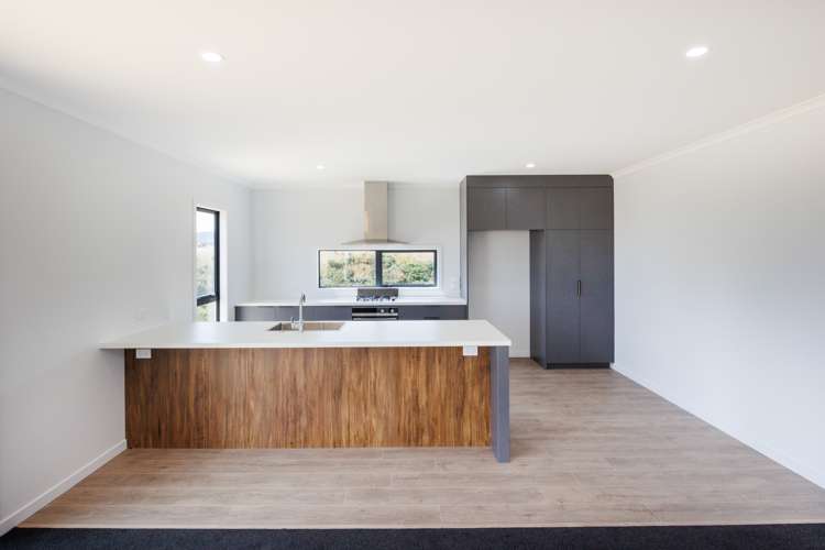 54 Sardinia Grove Fitzherbert_7