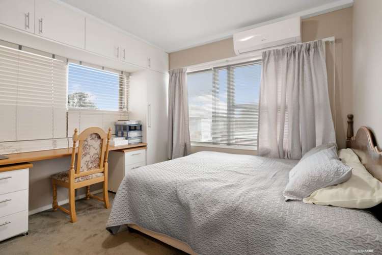 102 Bradbury Road Botany Downs_11