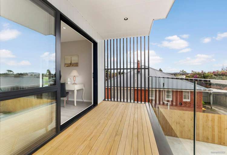 2/53 Archibald Road Kelston_9