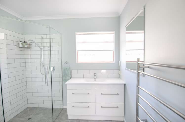 8 Gresham Place Taradale_16