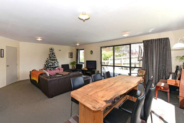 40 Saint Lawrence Street Toi Toi_7