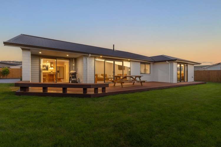 14 Ash Close Levin_1