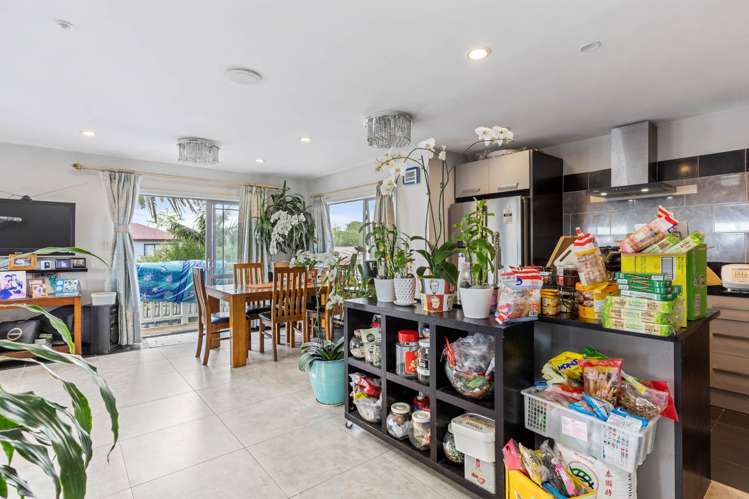 17 Vodanovich Road Te Atatu South_30