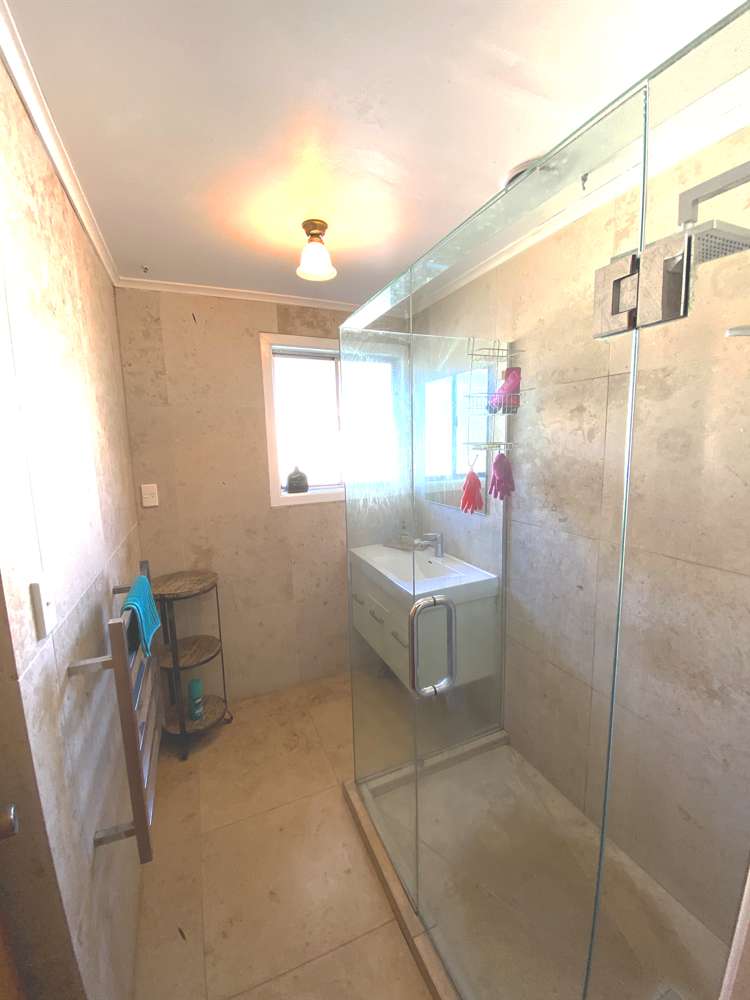 1/61 Royal View Road Te Atatu South_6