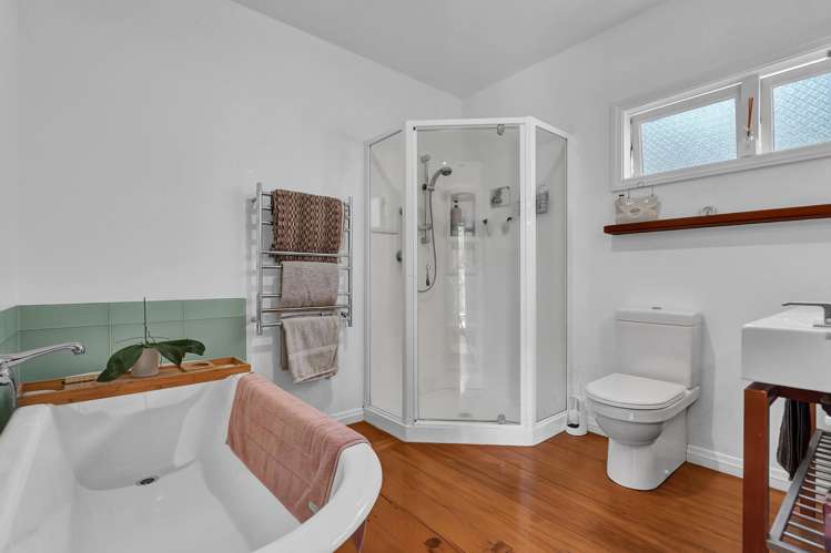 3 Lake Road Devonport_10