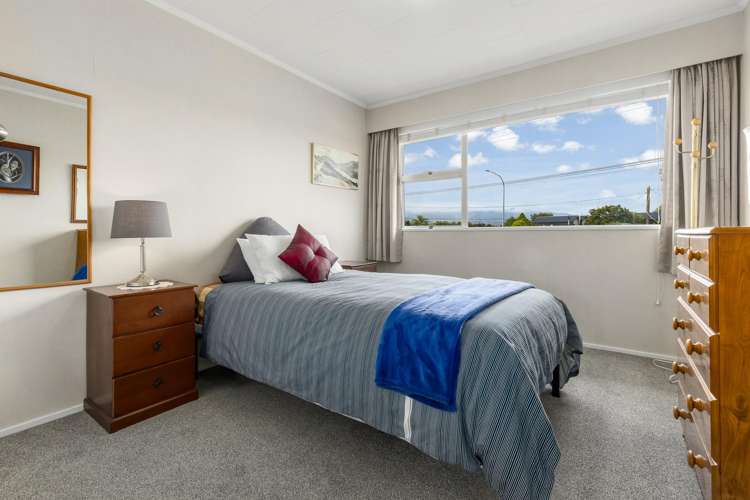 635 Queen Street East Levin_12