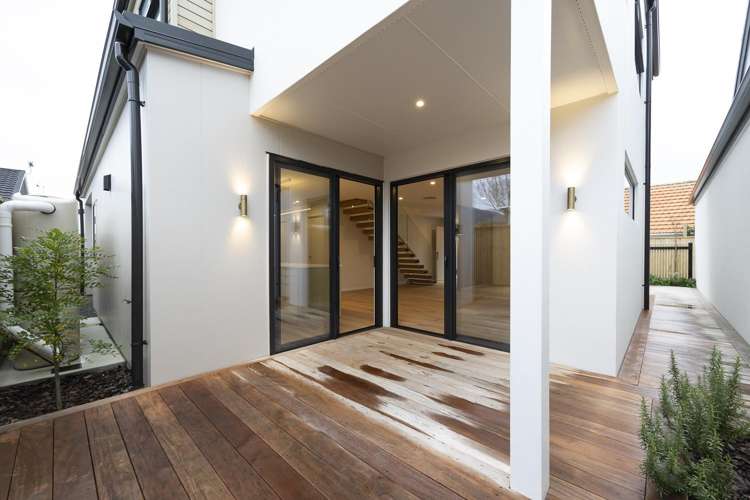 8 Maire Street Woburn_15