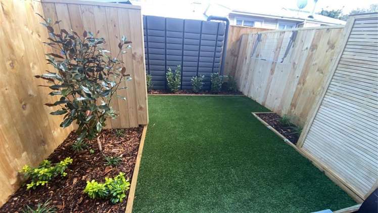7/24 Yeovil Road Te Atatu Peninsula_8