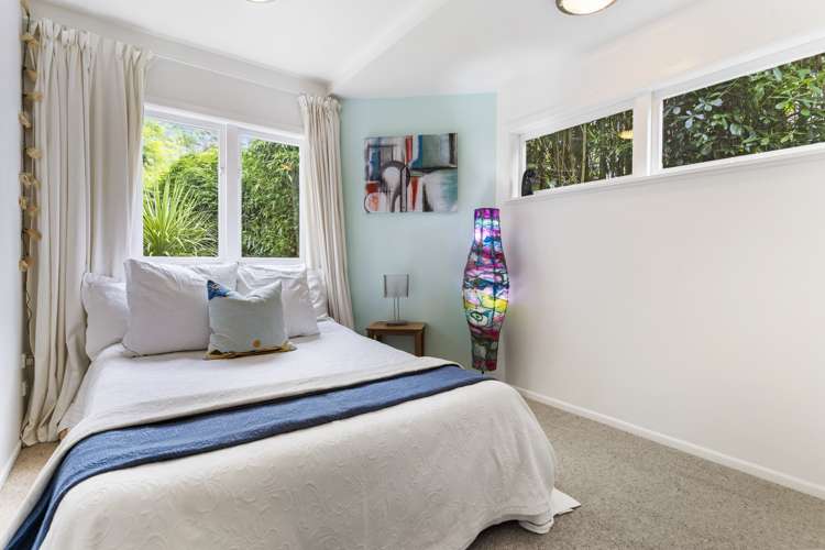 16 Coroglen Avenue Birkenhead_36