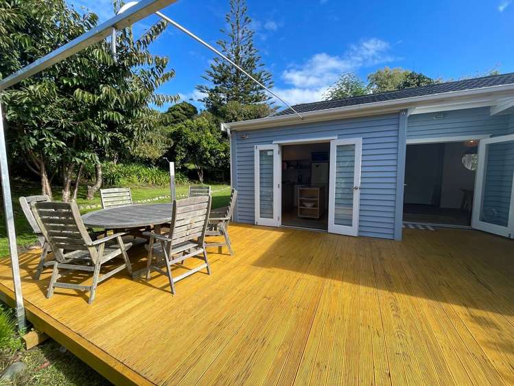 24 Queens Road Waikanae Beach_1