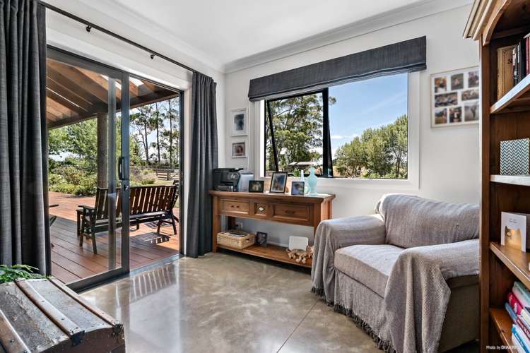 42 Arone Way Wainui_10