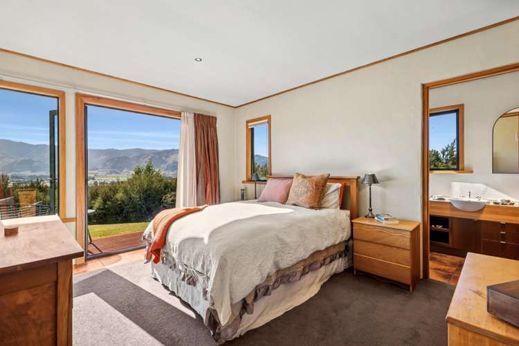 1091 Lake Hawea - Albert Town Road Lake Hawea_16