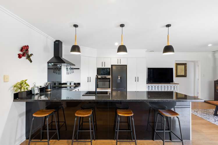 28 Columbia Crescent Beachlands_7