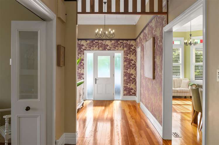 134 River Road Hamilton East_2