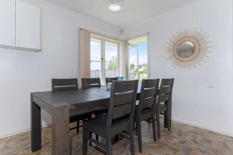 32 Vera Road Te Atatu South_12