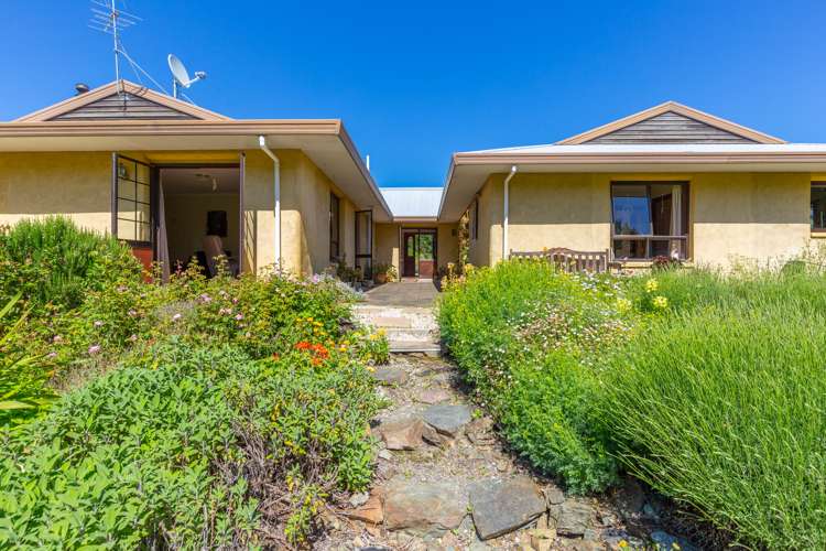 21 Neal Road Rarangi_16