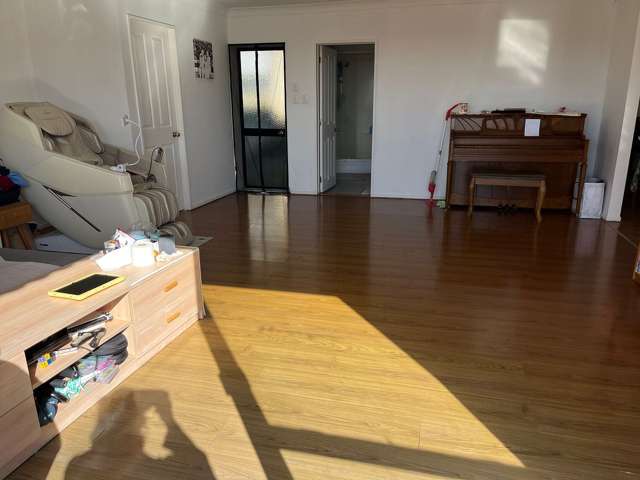 66A Dalwhinnie Parade Highland Park_1