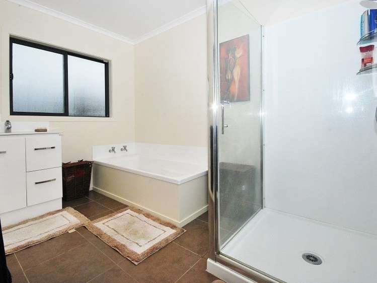 11 Farrier Grove Featherston_13