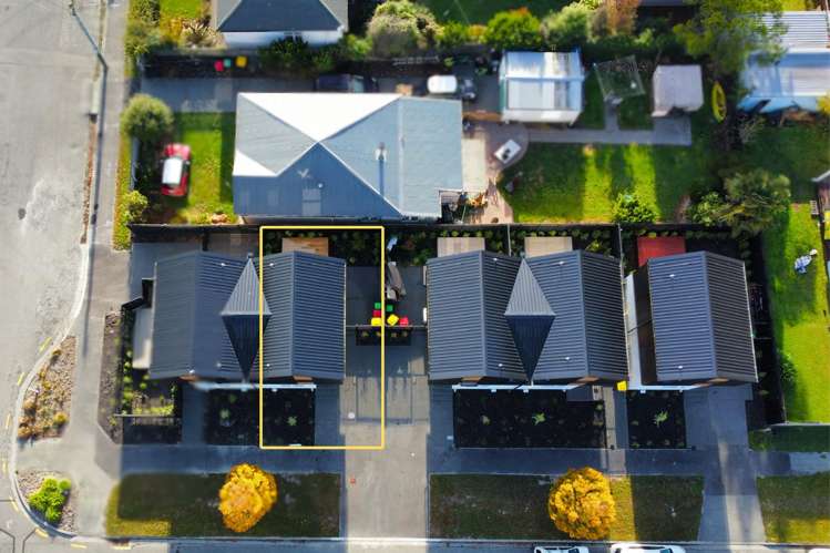 1/37 Wildberry Street Woolston_9
