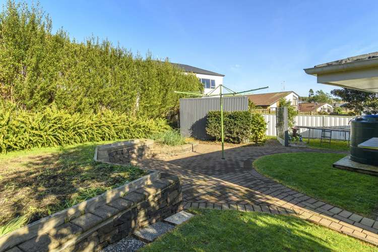 40 Eaton Crescent Matua_14
