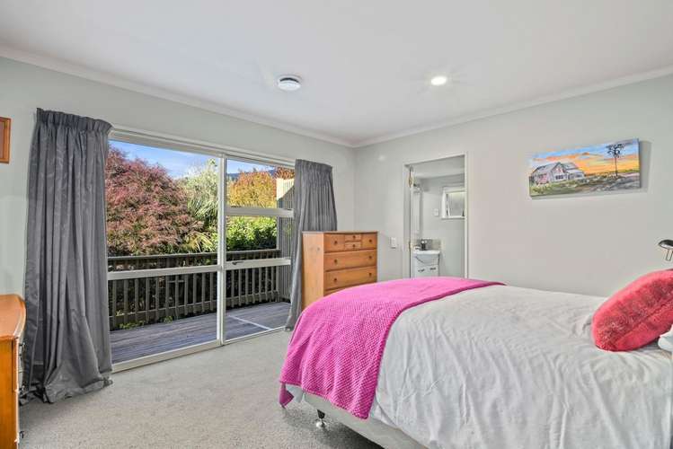 66 Washbourn Drive Richmond_18