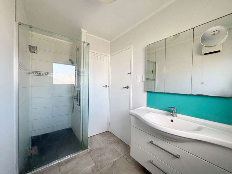 2/81 White Swan Road Mt Roskill_9