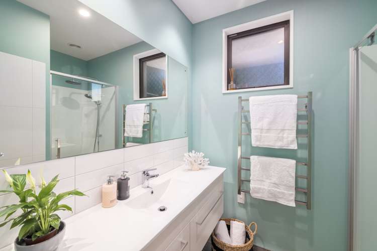 2/23 Main Road Redcliffs_12