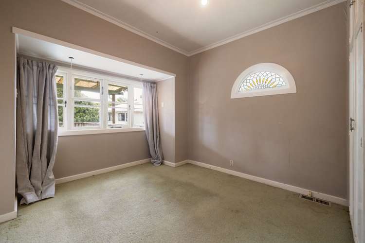 128 River Road Hamilton East_15