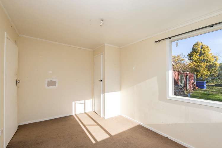 9 Front Miranda Road Waitakaruru_11