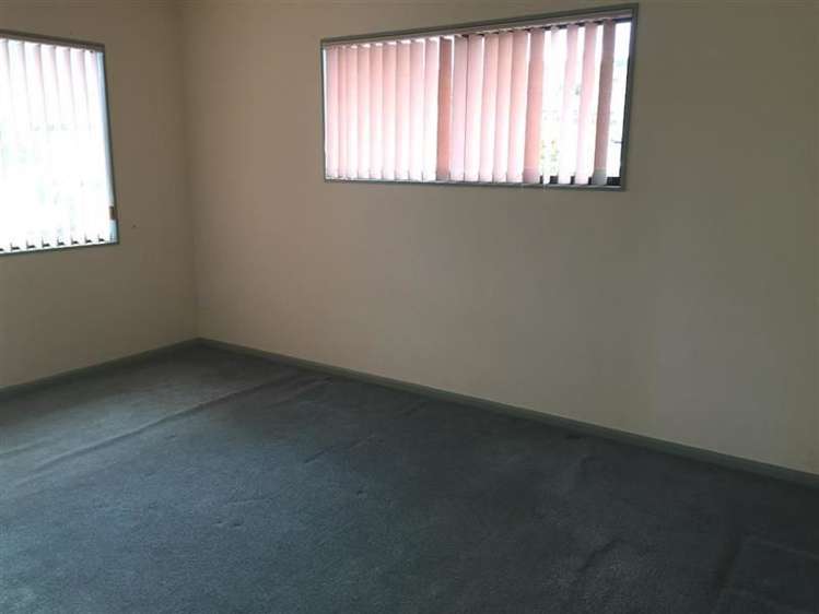 14 Arrowsmith Drive Clover Park_5