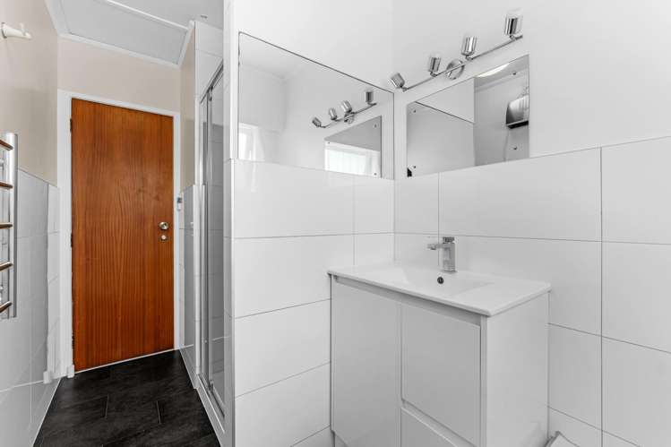 1/59 Glenmore Road Sunnyhills_16