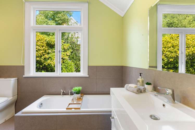 50 Easther Crescent Kew_25