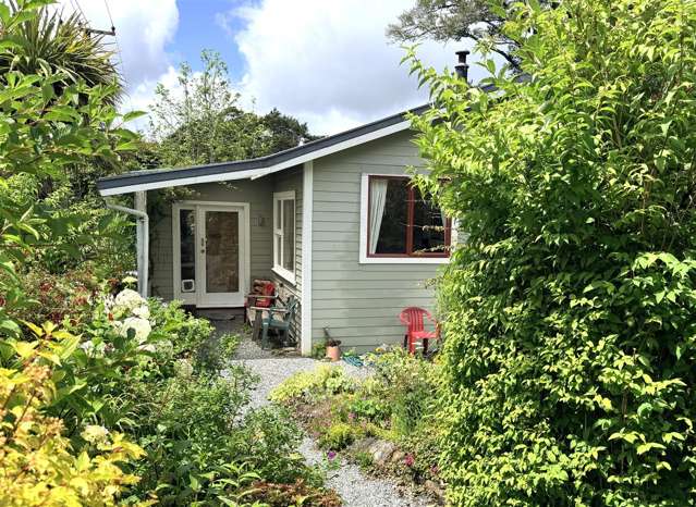 ABOUT ROA & THE COTTAGE