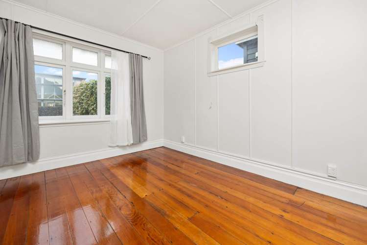 2/9 Essex Road Mt Eden_5