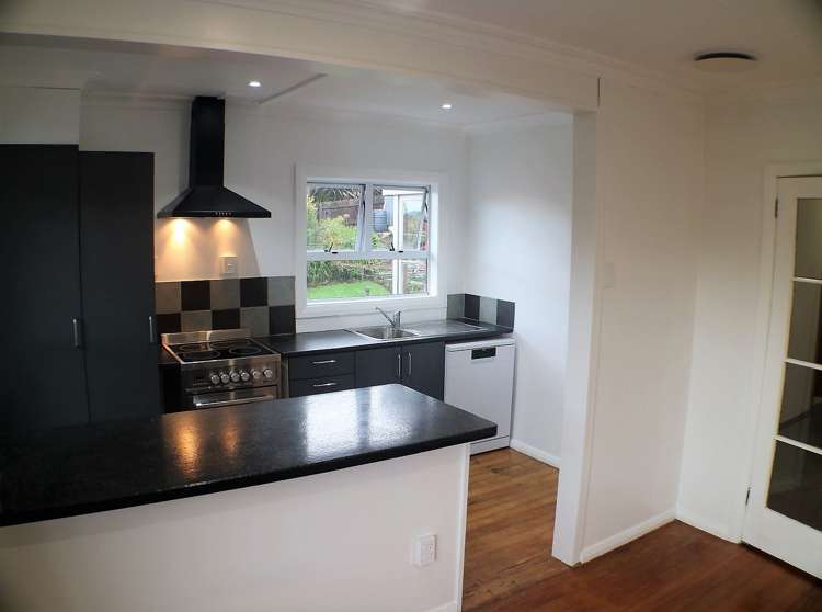 211 Forfar Street Maryhill_11