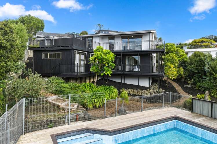 6 Chilton Place Mellons Bay_16