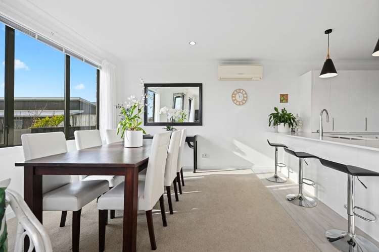 57 Somerton Drive Huntington_11