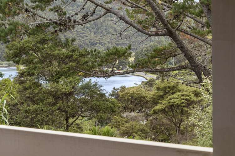 1160 Huia Road Huia_8